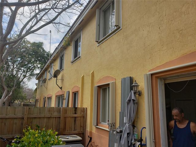 1542 SE 24th Ct 215, Homestead, FL 33035