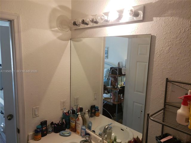 1542 SE 24th Ct 215, Homestead, FL 33035