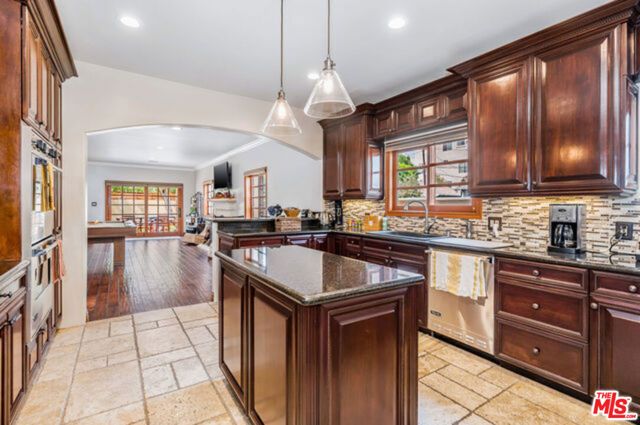 4375 Kraft Avenue, Studio City (los Angeles), CA 91604