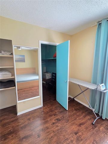 1323 83RD AVENUE N D, St Petersburg, FL 33702