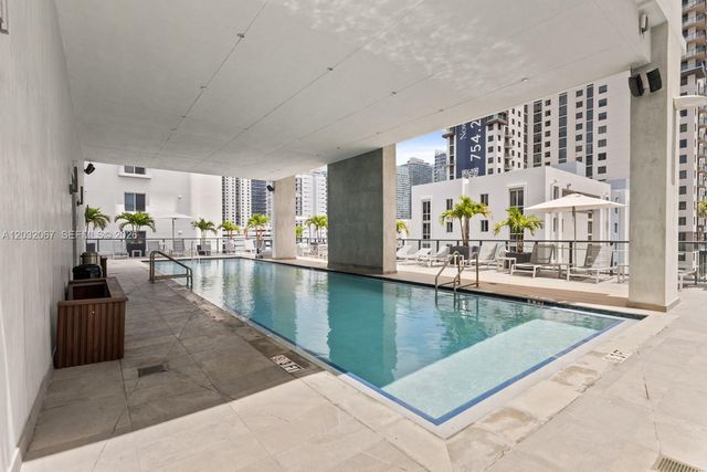 239 SW 9th Street 301, Miami, FL 33130
