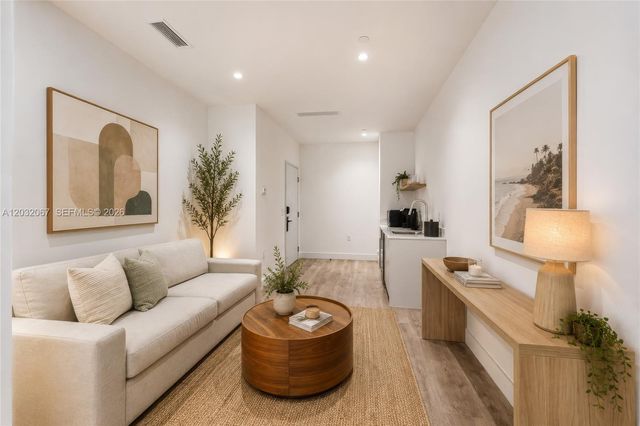 239 SW 9th Street 301, Miami, FL 33130