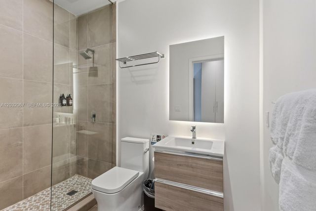 239 SW 9th Street 301, Miami, FL 33130