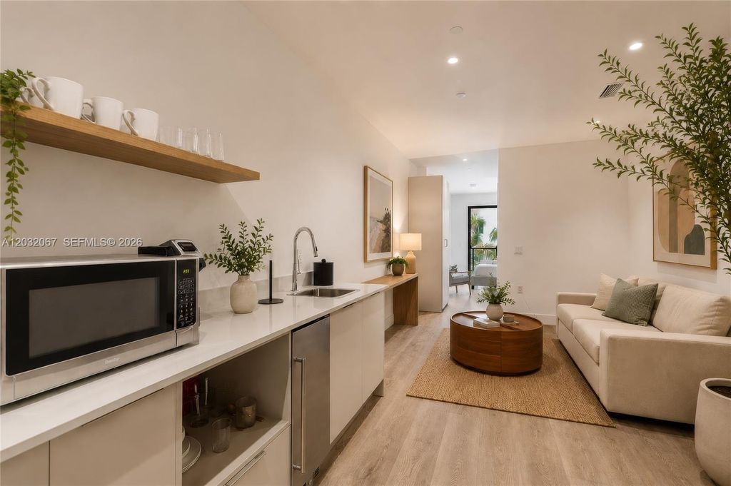 239 SW 9th Street 301, Miami, FL 33130
