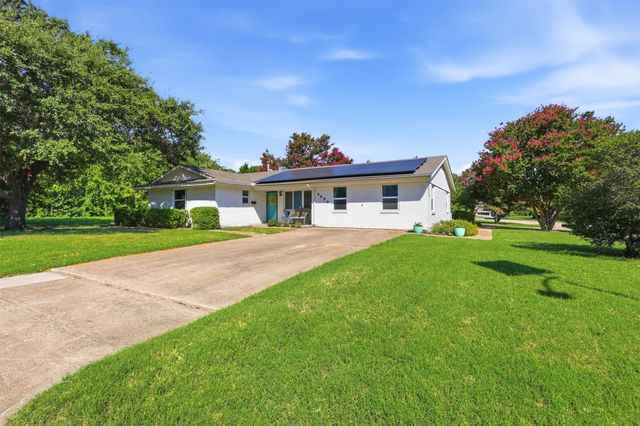5650 Westhaven Drive, Fort Worth, TX 76132