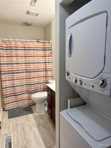 22 Pepperwood Court, Glen Carbon, IL 62034