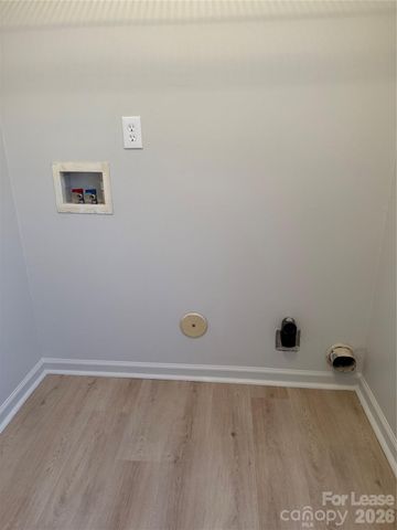 7021 Sunman Road, Charlotte, NC 28216