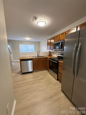 7021 Sunman Road, Charlotte, NC 28216