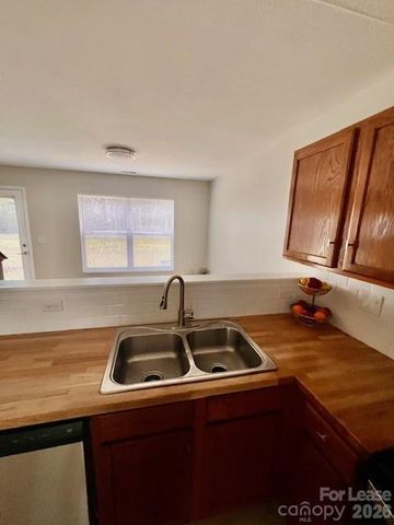 7021 Sunman Road, Charlotte, NC 28216