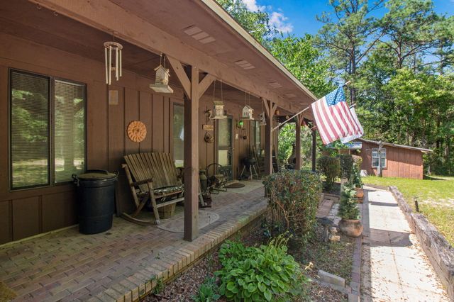 2509 S Lakeview Drive, Crestview, FL 32536