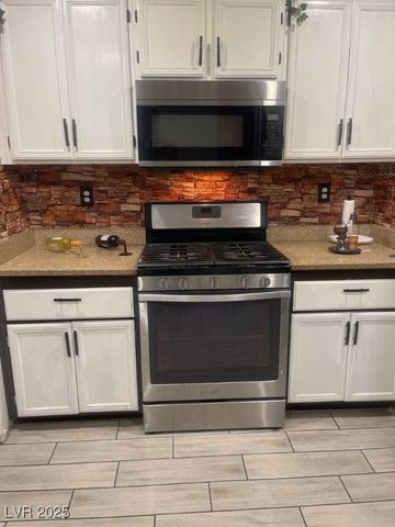 3128 Spring City Avenue, North Las Vegas, NV 89081