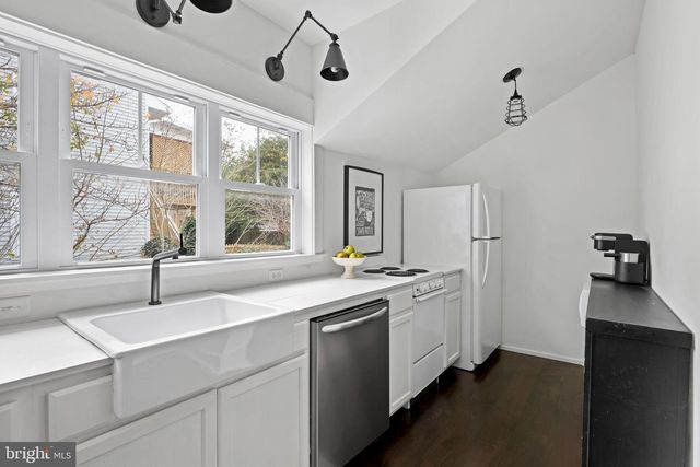 810 KINGS HWY, Lewes, DE 19958