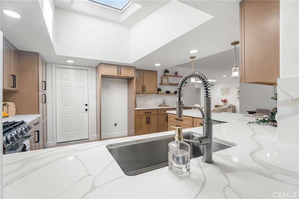 Image 12 of property listing at 13731 Claremont Street, Westminster, CA 92683