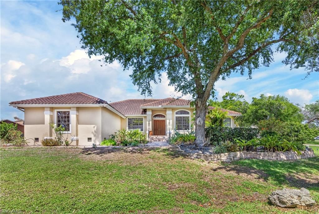7214 Hendry Creek DR, FORT MYERS, FL 33908 — exterior