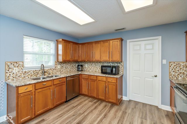 10270 Apple Blossom Circle, Fishers, IN 46038