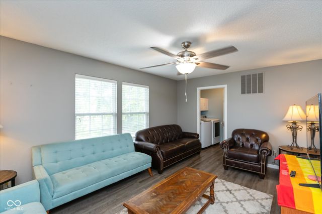 10270 Apple Blossom Circle, Fishers, IN 46038