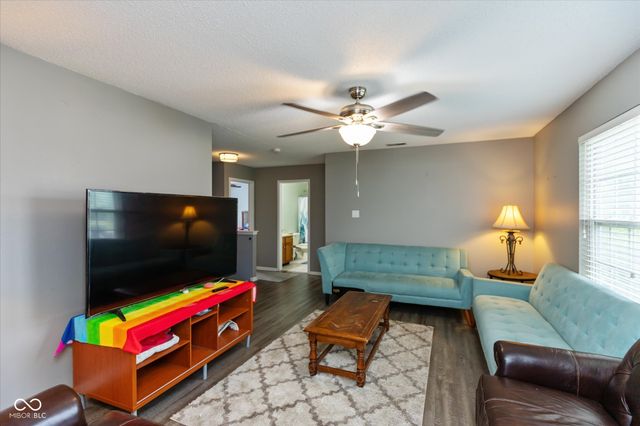 10270 Apple Blossom Circle, Fishers, IN 46038