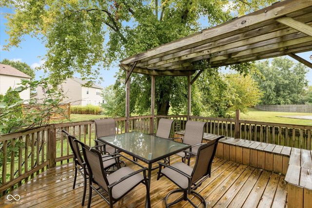 10270 Apple Blossom Circle, Fishers, IN 46038