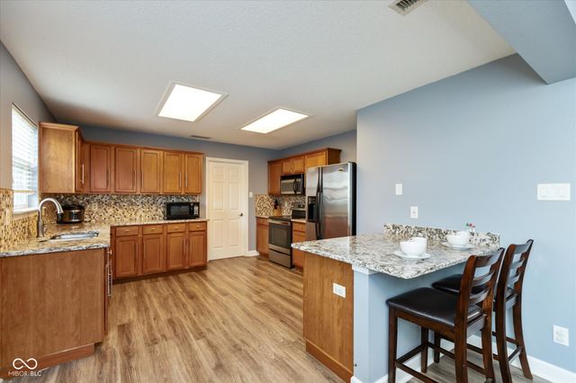 10270 Apple Blossom Circle, Fishers, IN 46038