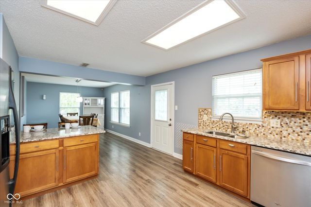 10270 Apple Blossom Circle, Fishers, IN 46038