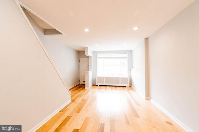 2433 3RD ST, Philadelphia, PA 19148