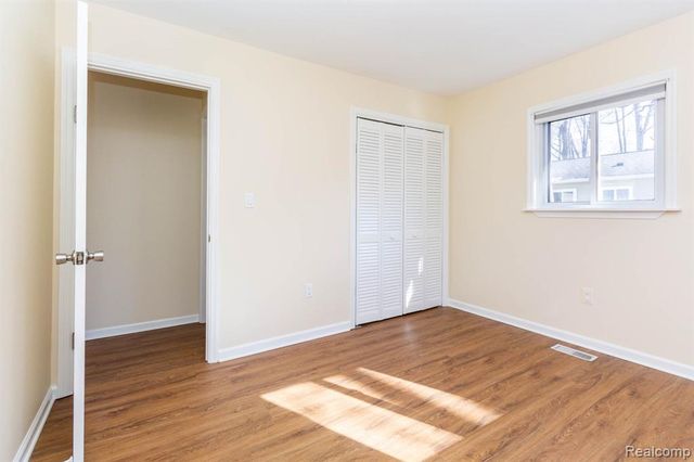 8850 Janis Street, Shelby Twp, MI 48317