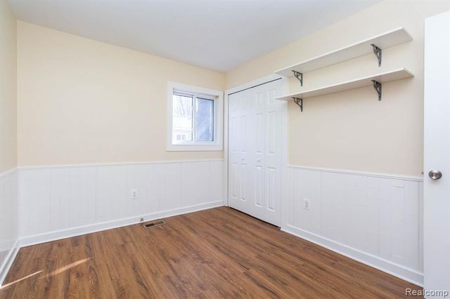 8850 Janis Street, Shelby Twp, MI 48317