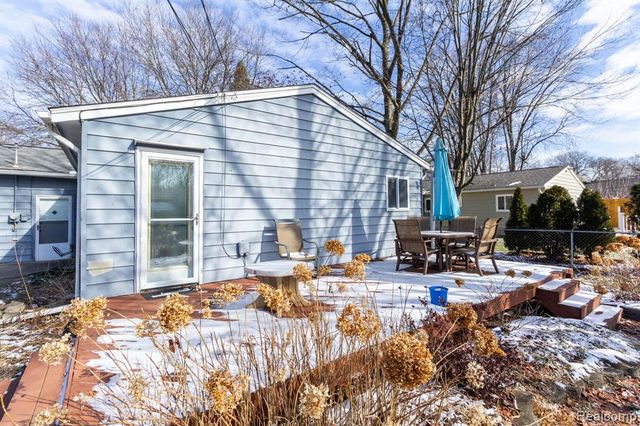 8850 Janis Street, Shelby Twp, MI 48317