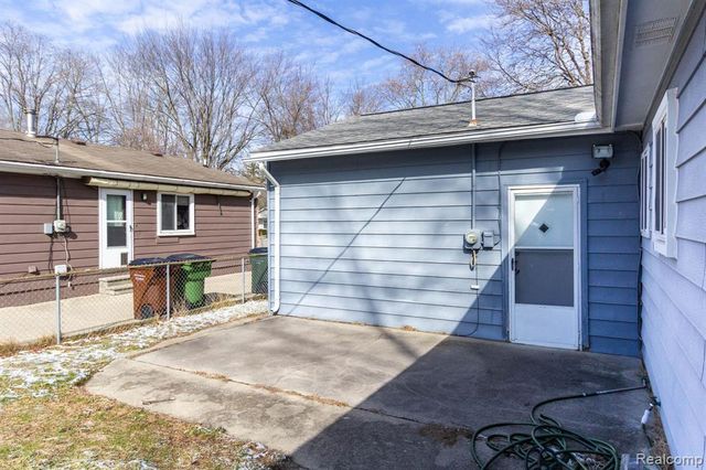 8850 Janis Street, Shelby Twp, MI 48317