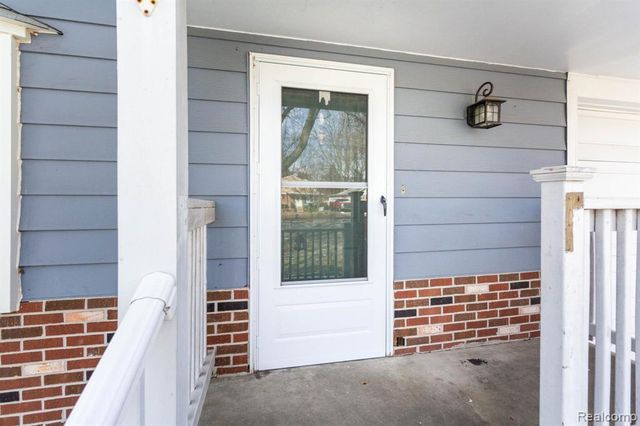 8850 Janis Street, Shelby Twp, MI 48317