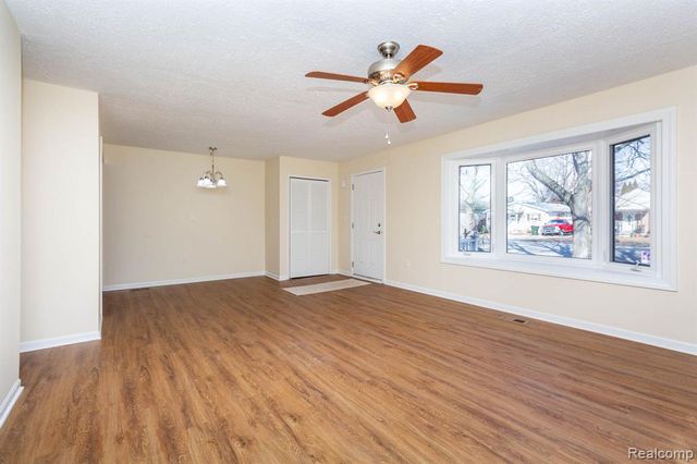 8850 Janis Street, Shelby Twp, MI 48317