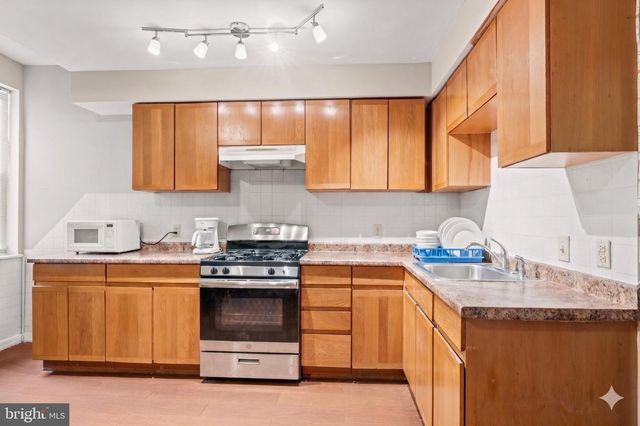 4129 WOODLAND AVE, Philadelphia, PA 19104