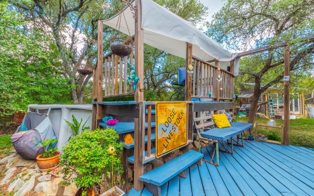 210 W Lakeshore DR, Dripping Springs, TX 78620