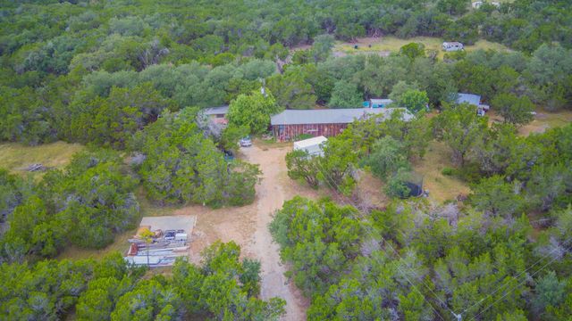 210 W Lakeshore DR, Dripping Springs, TX 78620
