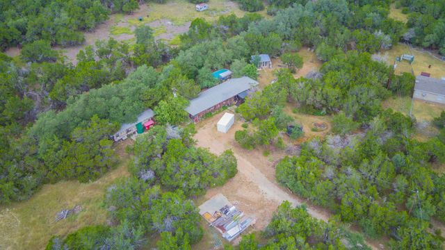 210 W Lakeshore DR, Dripping Springs, TX 78620