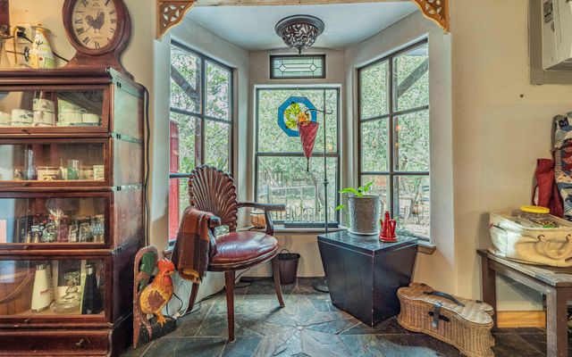 210 W Lakeshore DR, Dripping Springs, TX 78620