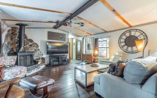 210 W Lakeshore DR, Dripping Springs, TX 78620