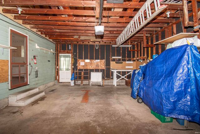 914 East Avenue, Kendallville, IN 46755