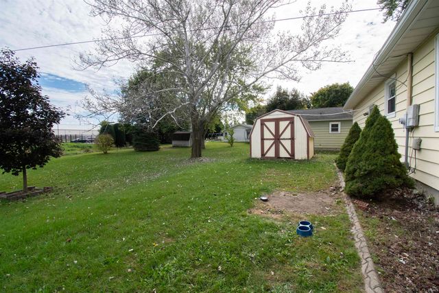 914 East Avenue, Kendallville, IN 46755