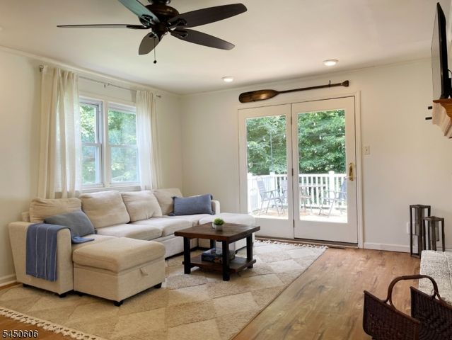 129 Bell Ave, Hopatcong Boro, NJ 07843