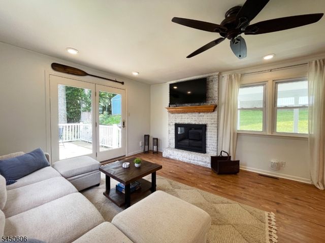 129 Bell Ave, Hopatcong Boro, NJ 07843