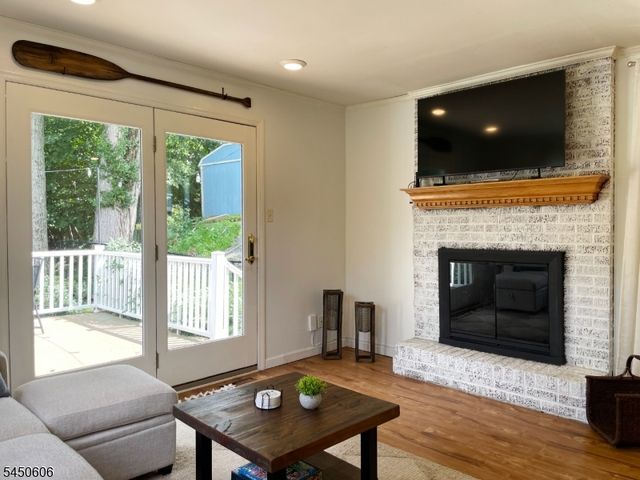 129 Bell Ave, Hopatcong Boro, NJ 07843