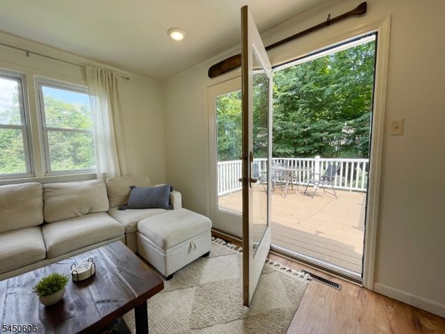129 Bell Ave, Hopatcong Boro, NJ 07843