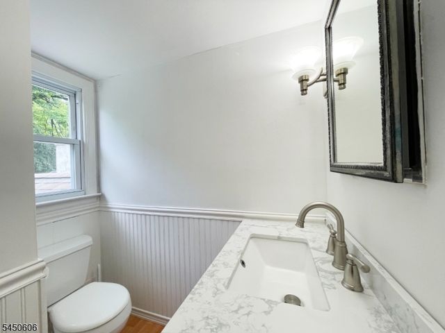 129 Bell Ave, Hopatcong Boro, NJ 07843