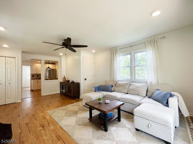 129 Bell Ave, Hopatcong Boro, NJ 07843