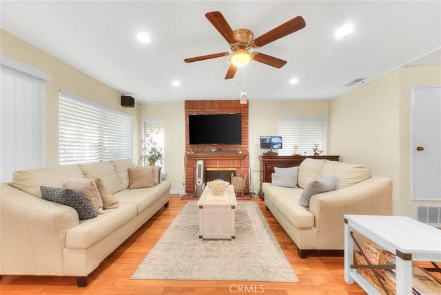 16 Sunset Ridge, Pomona, CA 91766