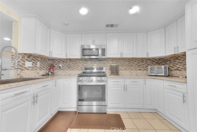 16 Sunset Ridge, Pomona, CA 91766