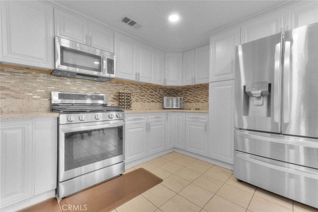 16 Sunset Ridge, Pomona, CA 91766