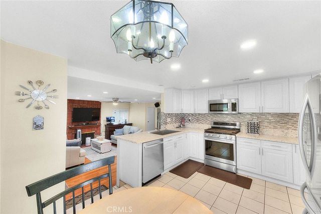 16 Sunset Ridge, Pomona, CA 91766