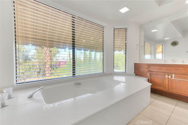 16 Sunset Ridge, Pomona, CA 91766